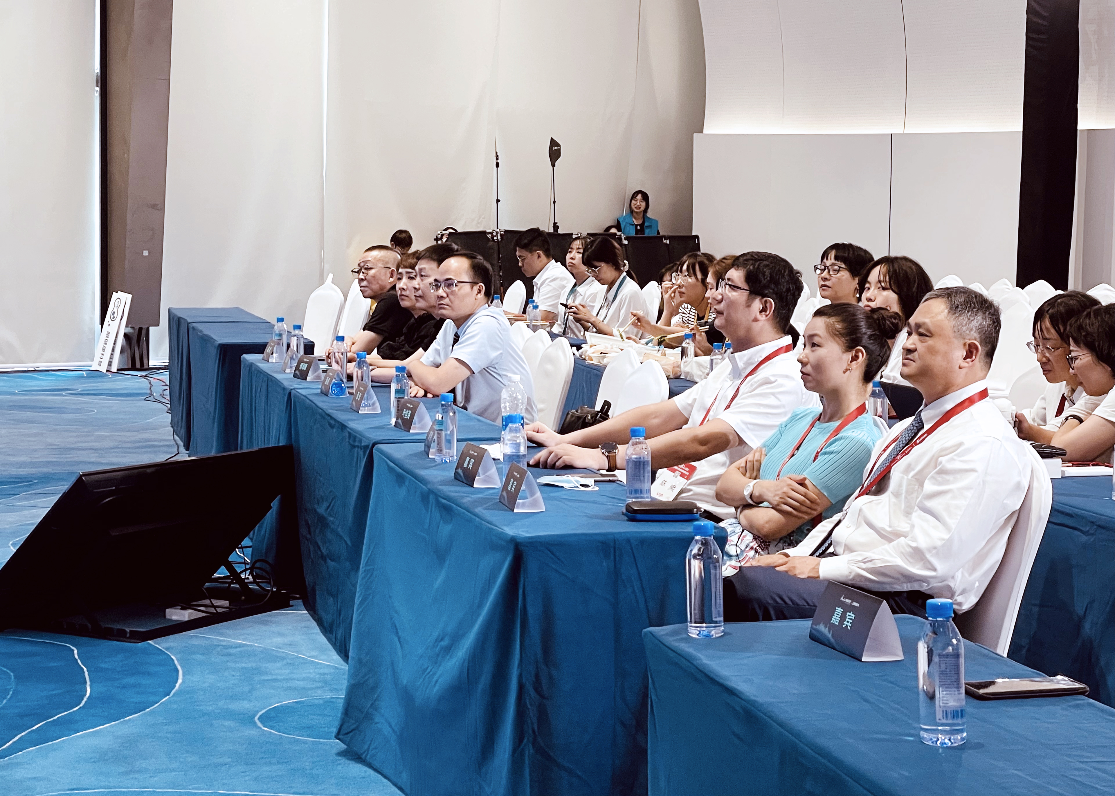 瑞丽医美&上海眼视光——眼整形眼部抗衰卫星会 在海南国际会展中心成功举办